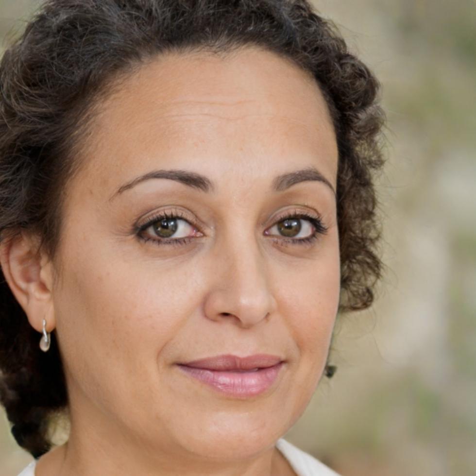 Celestina Rivas-Domingo, Especialista en Análisis Económico